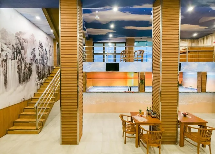 Caroline Hostel *